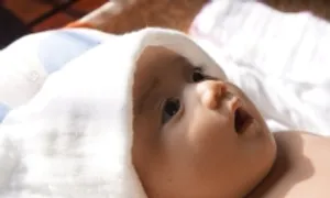 Tắm nắng cho trẻ thế nào trong mùa lạnh? Tắm nắng cho trẻ thế nào trong mùa lạnh?