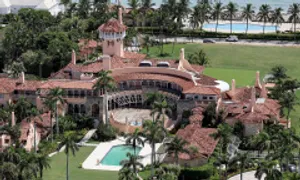 Tiêm kích Mỹ chặn máy bay gần dinh thự ông Trump Tiêm kích Mỹ chặn máy bay gần dinh thự ông Trump